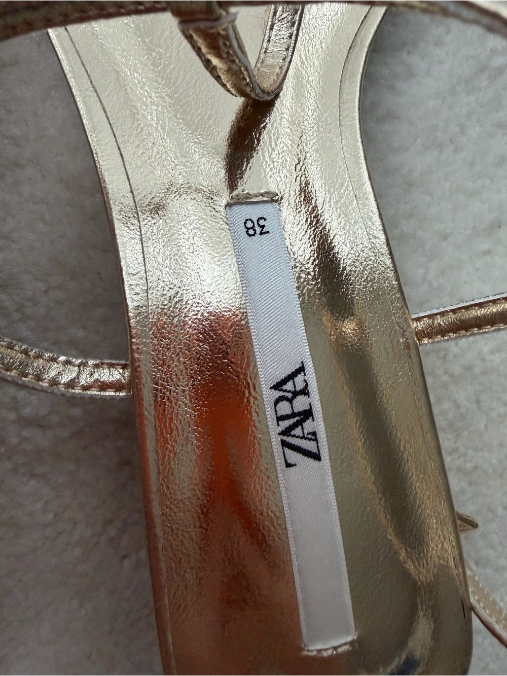 BNWOT ZARA Metallic Gold T-Strap Flat Kitty Heels Sandals - Picture 4 of 8